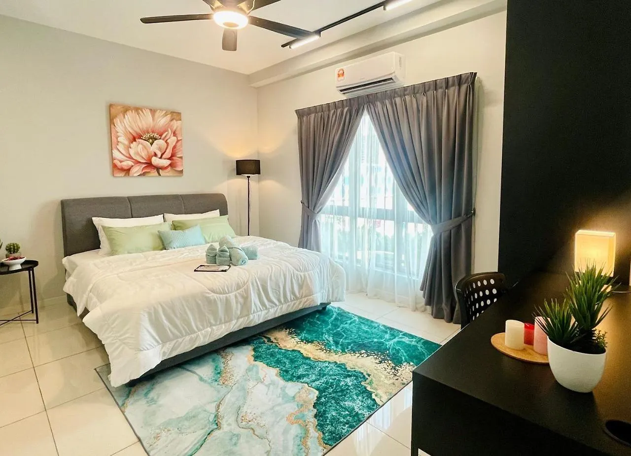Emira Residence By Aisyieralodgestay Shah Alam Malaysia