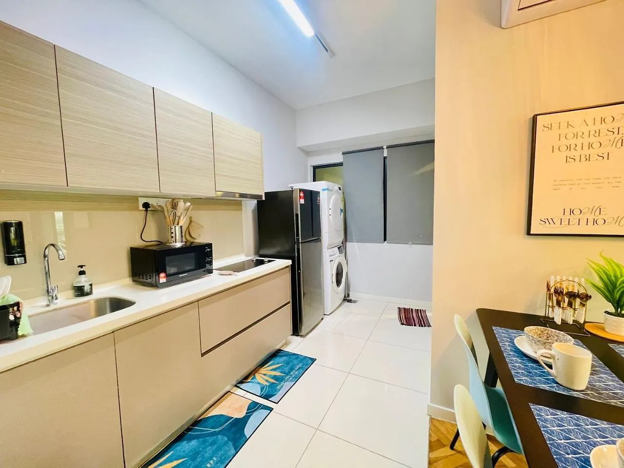 Emira Residence By Aisyieralodgestay Shah Alam Malaysia